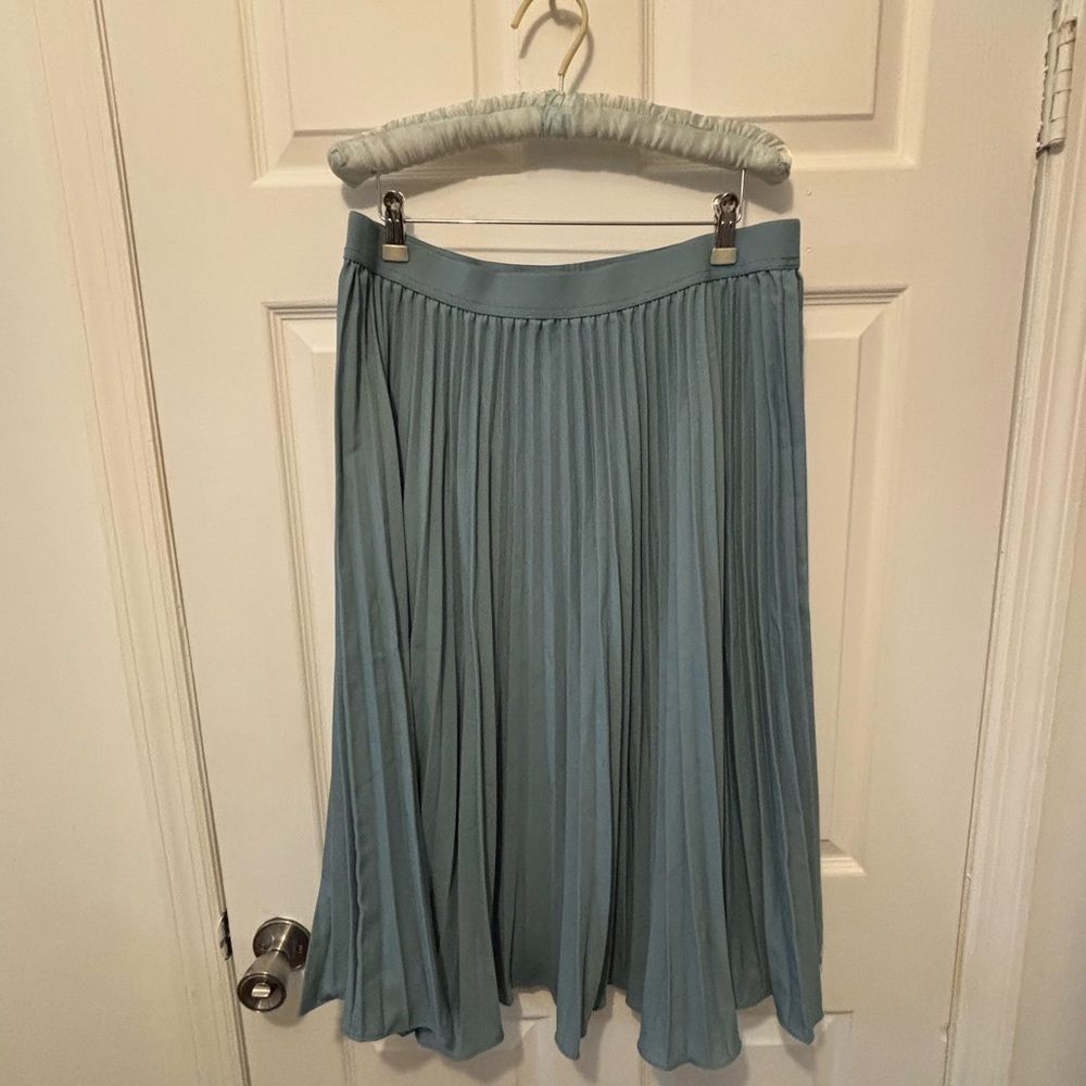 Elegant Blue Pleated Skirt